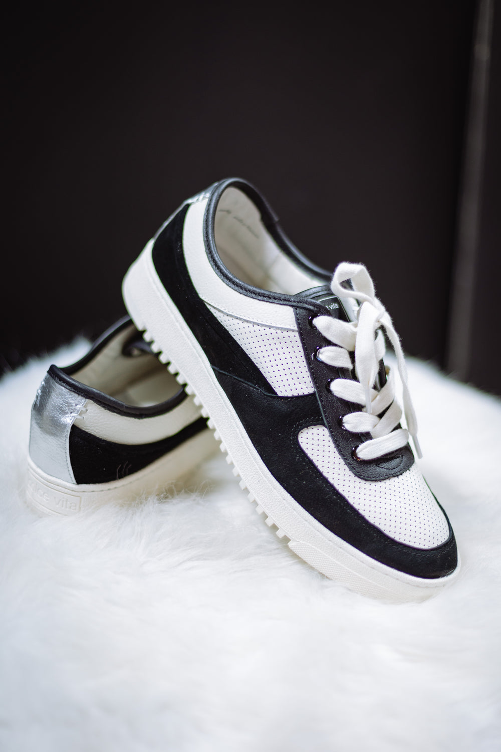 Cyril Black & White Sneakers