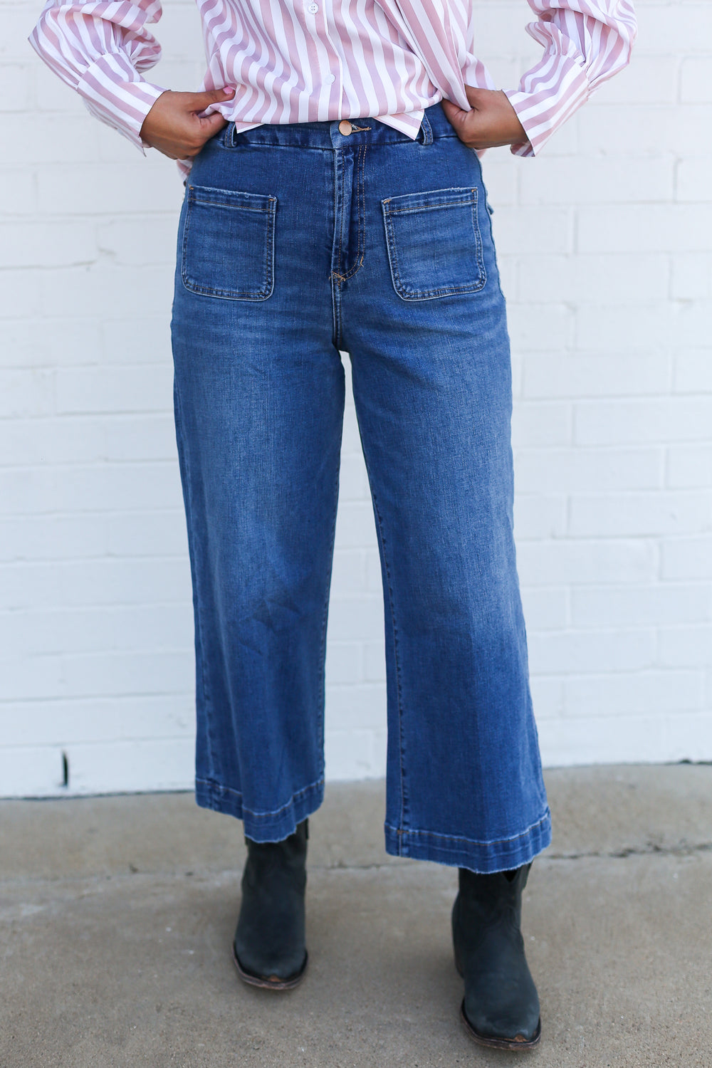 Audrey Nevis  Cropped Jeans