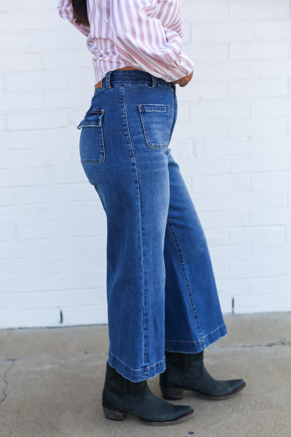 Audrey Nevis  Cropped Jeans