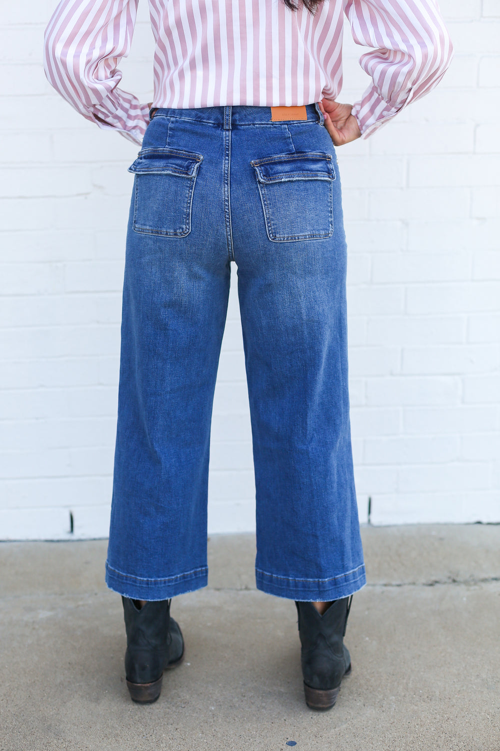 Audrey Nevis  Cropped Jeans