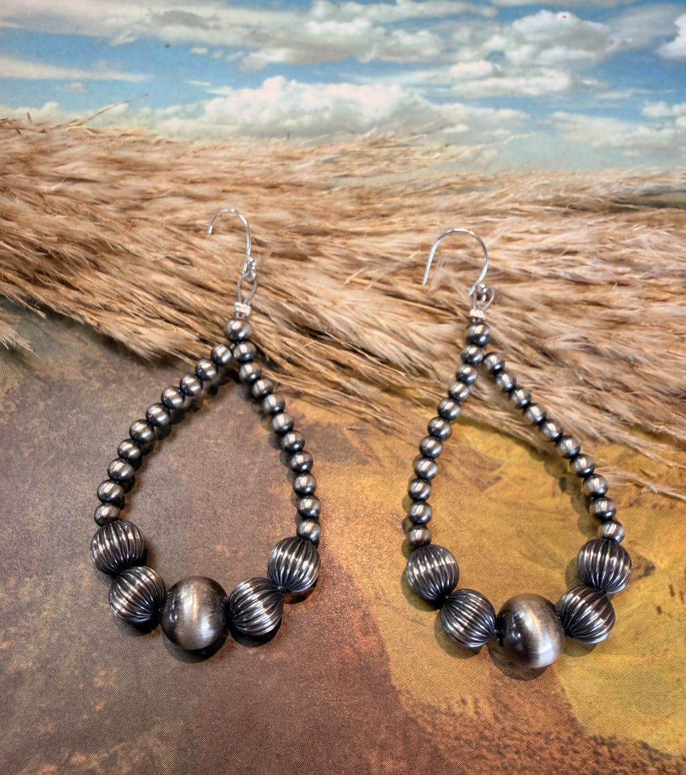 Corrugated Navajo Pearl Teardrop Earrings