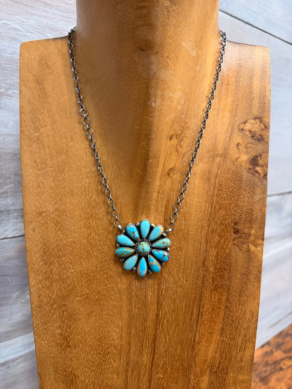 Effie Cluster Necklace 4.0