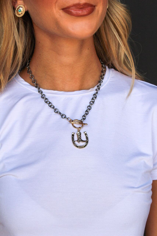 Two-Tone Chain Necklace with Horseshoe Pendant and Toggle Clasp