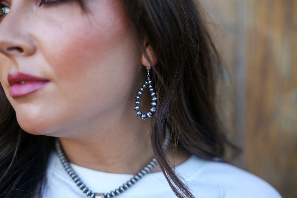 Graduated Navajo Pearl Teardrop Dangles