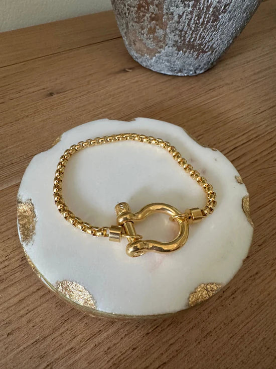 Chunky Box Chain With Horsebit Closure 18k Gold Bracelet