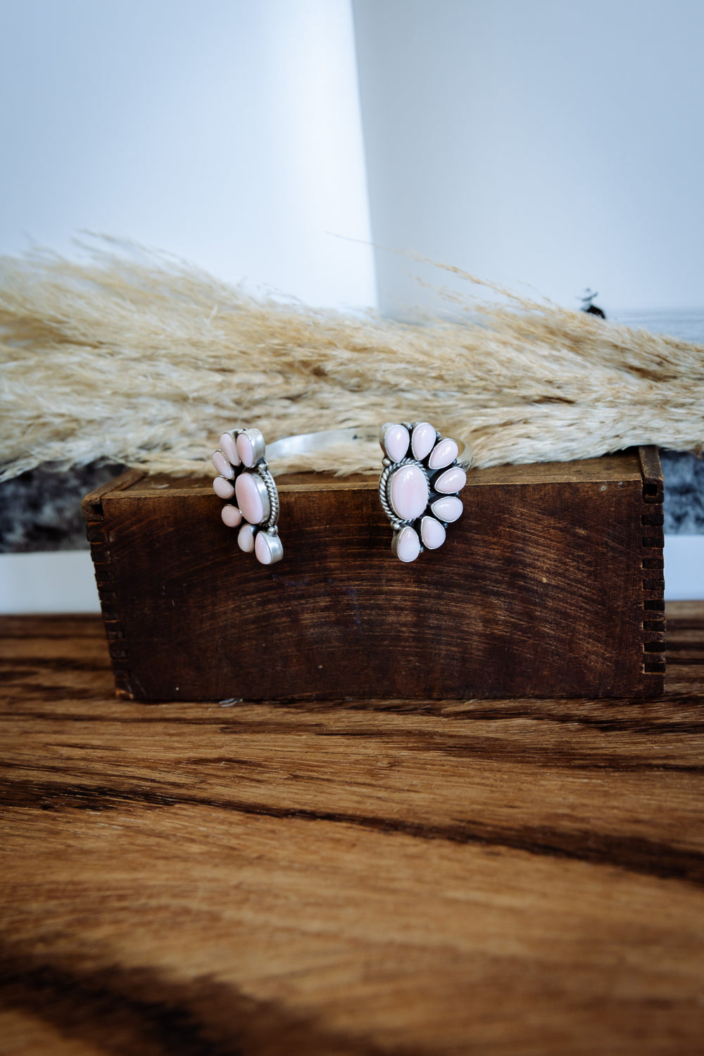 Pink Conch Crescent Cluster Floating Cuff
