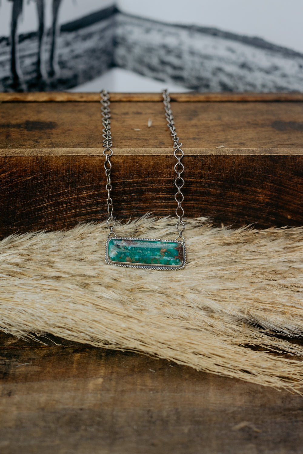 Rope Edge Bar Necklace