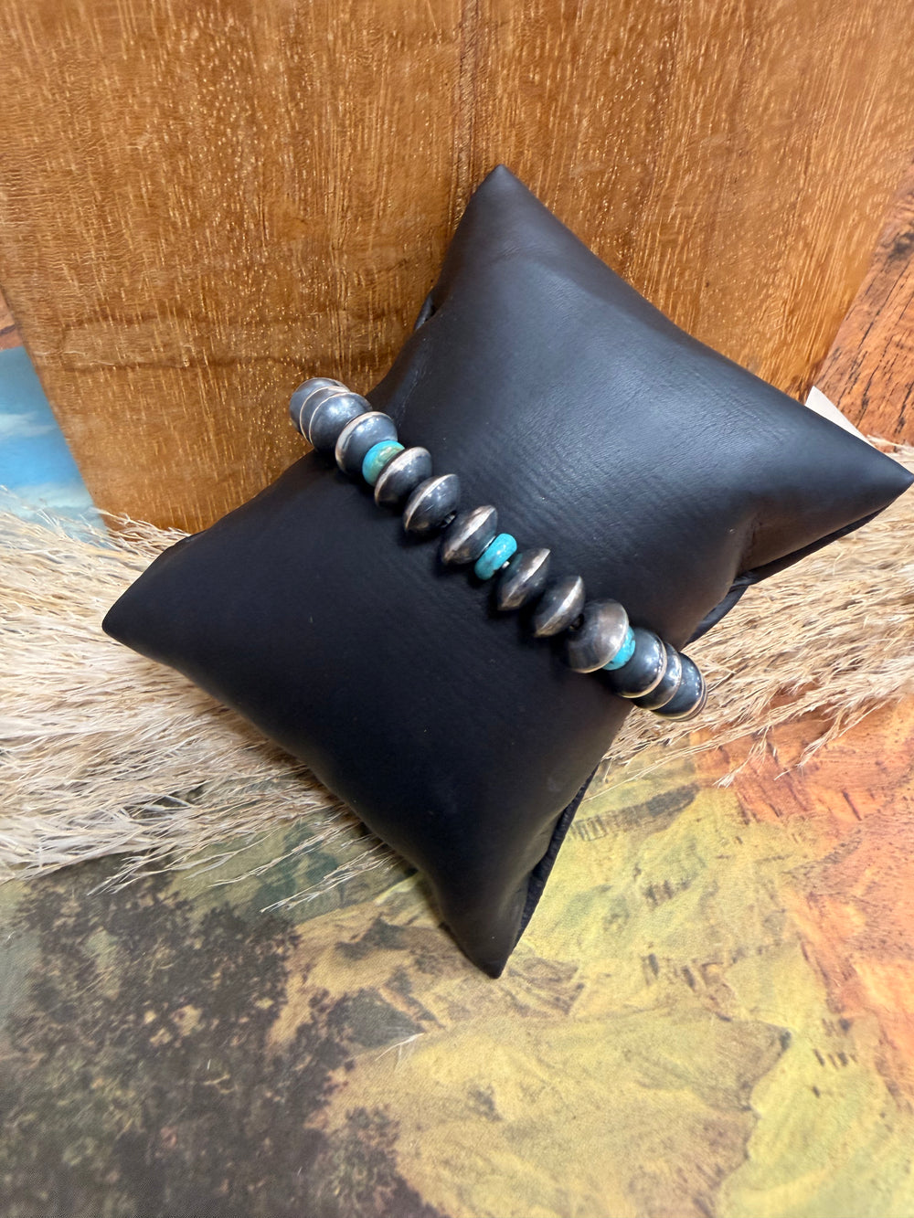 Sagebrush Handmade Navajo Pearl Stretch Bracelet