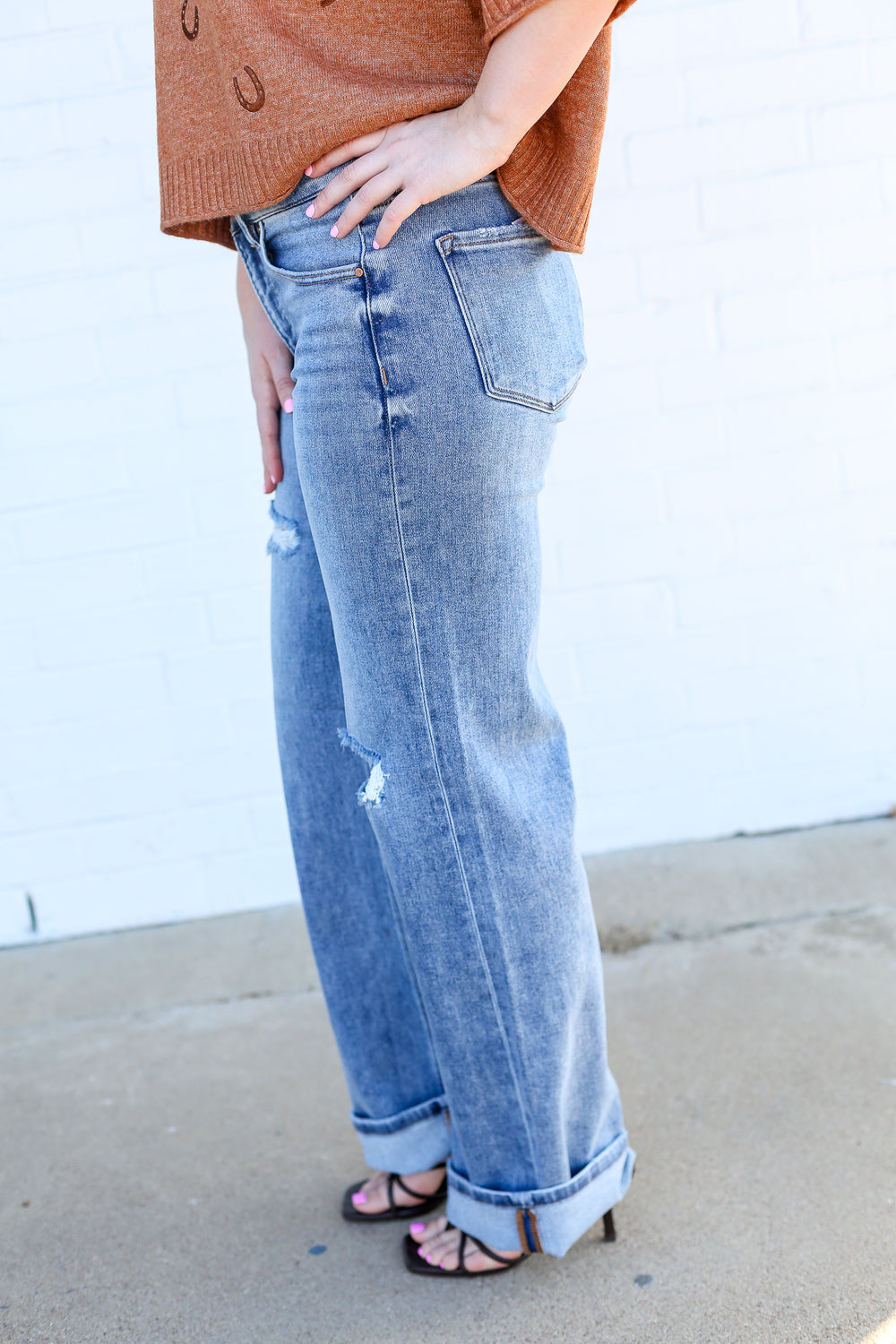 Sammie Straight Leg Distressed Mid rise Jeans