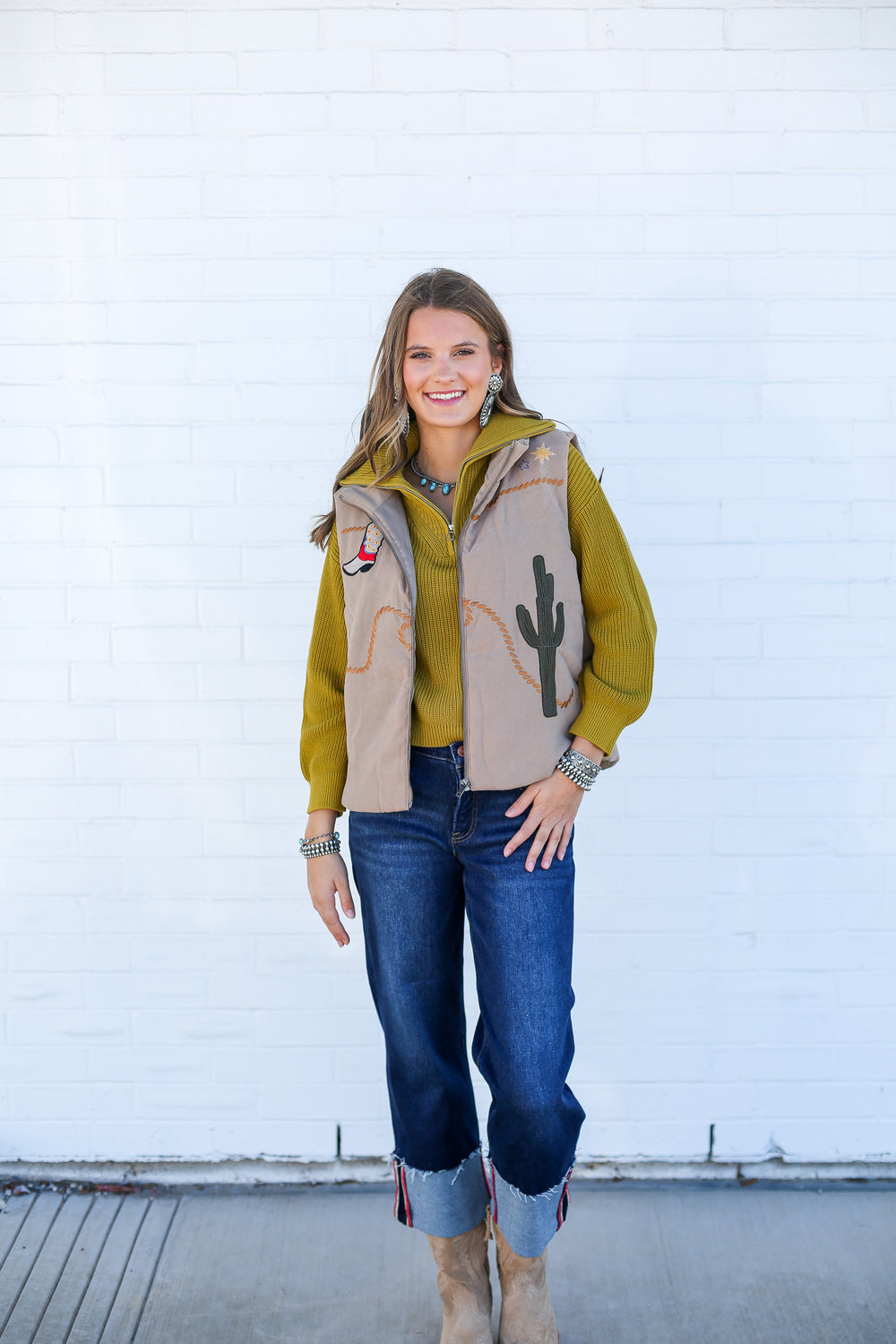 Sleeveless Desert Embroidery Woven Vest