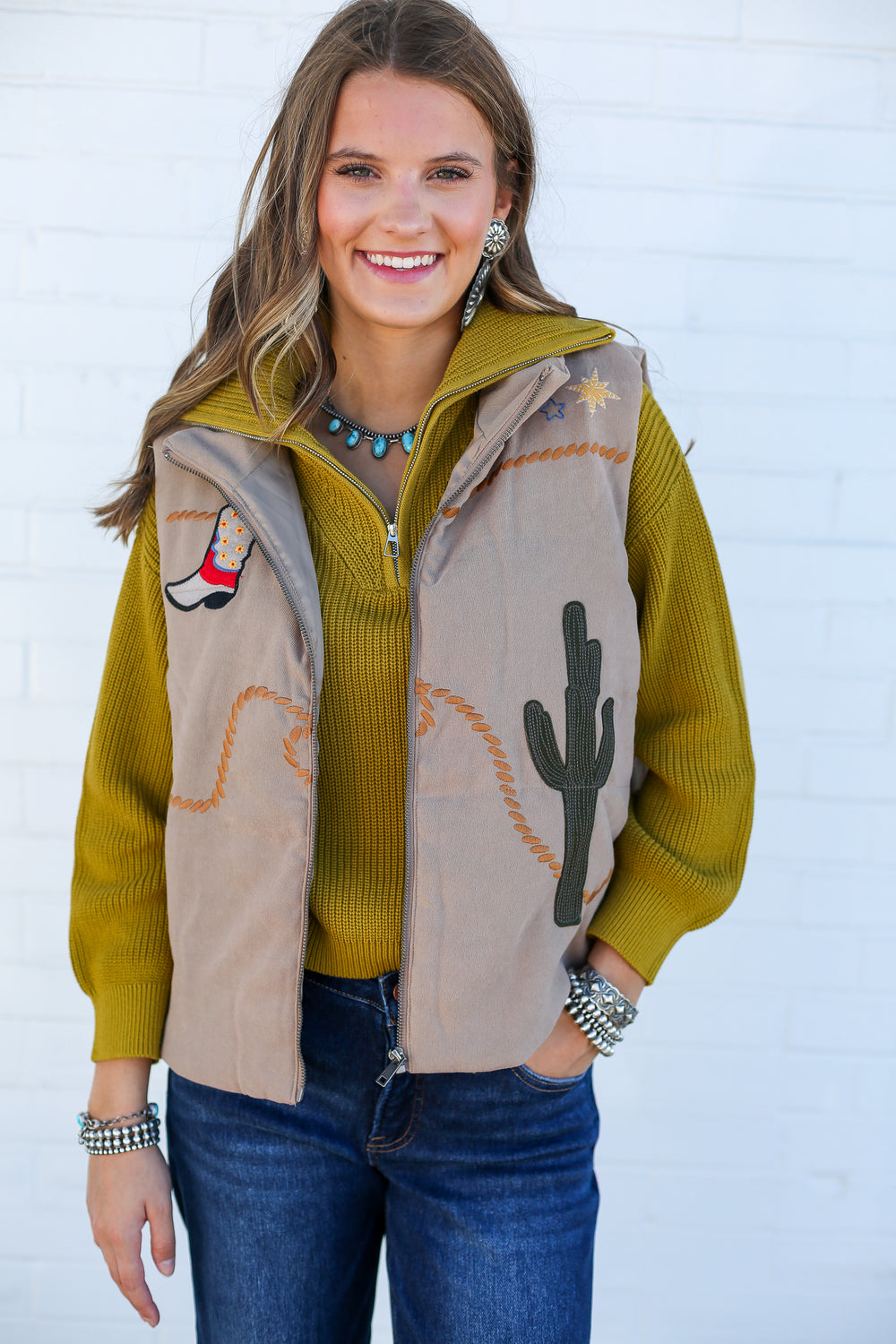 Sleeveless Desert Embroidery Woven Vest