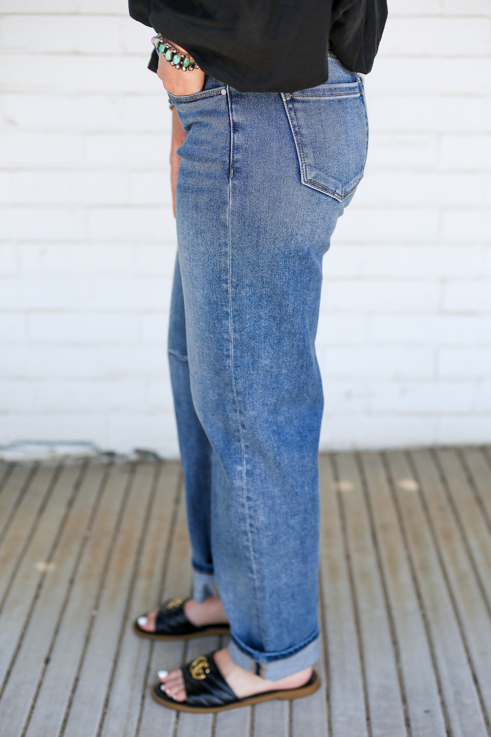 Slouchy Mid Rise Cuffed Barrel Jeans