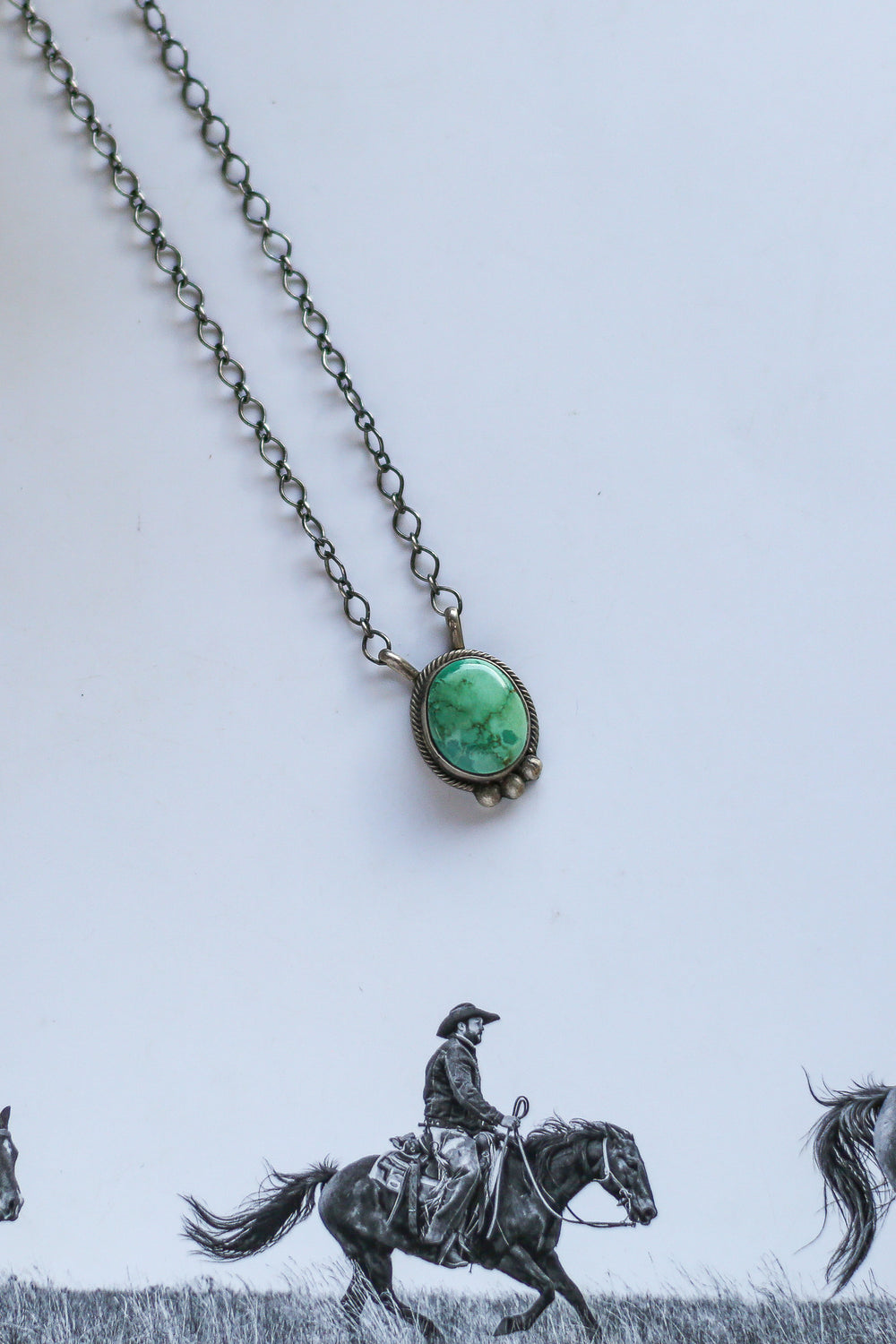 The Amber Round Detail Necklace